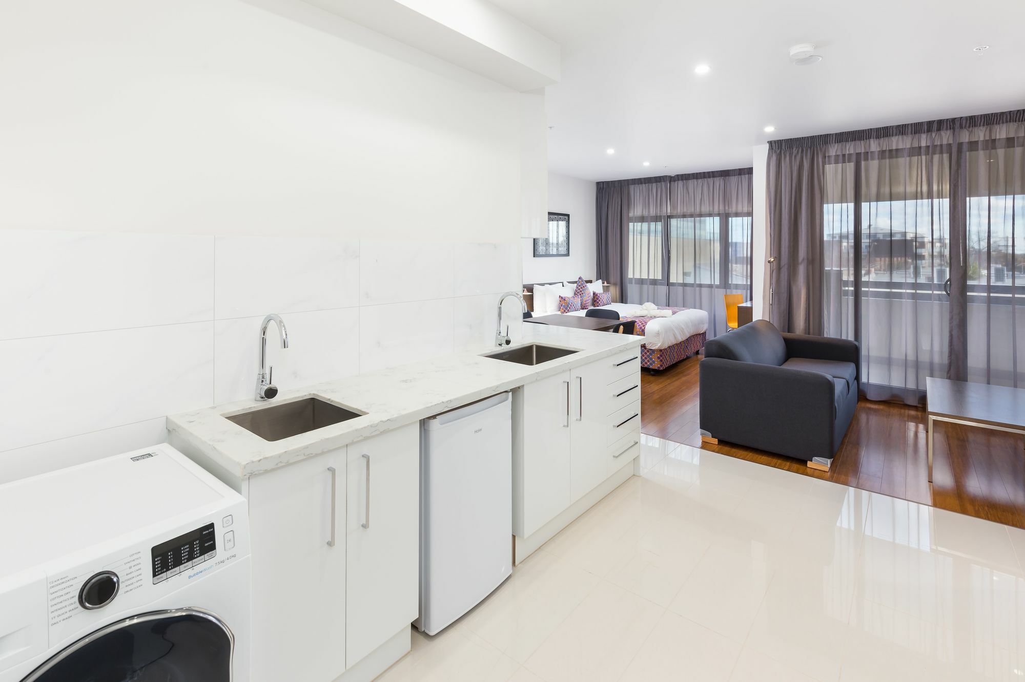 City Edge Dandenong Apartment Hotel Экстерьер фото