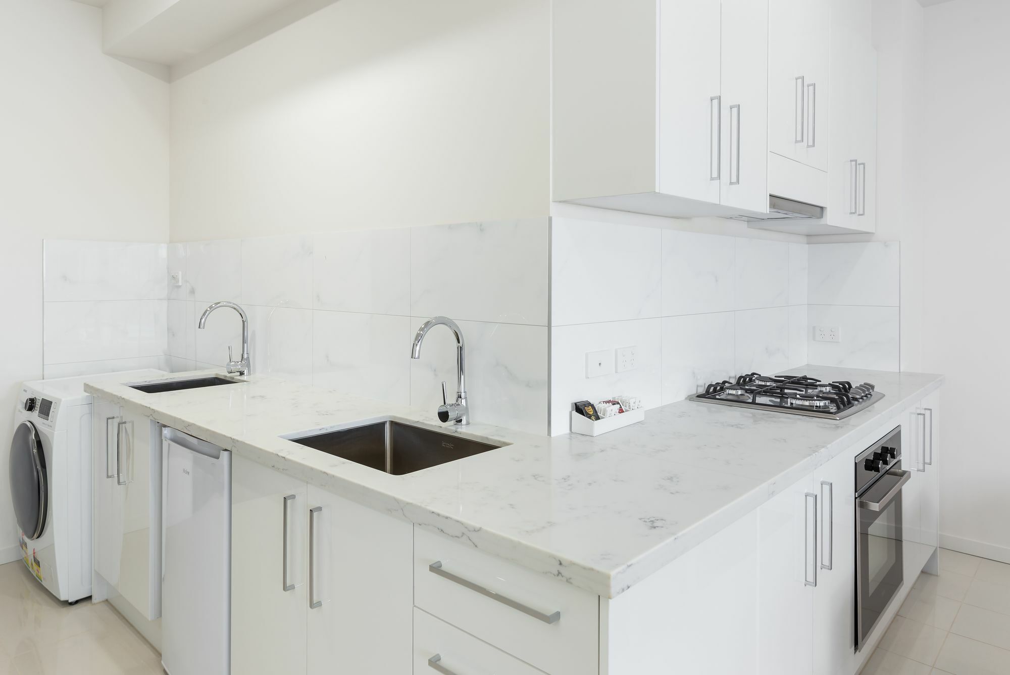 City Edge Dandenong Apartment Hotel Экстерьер фото