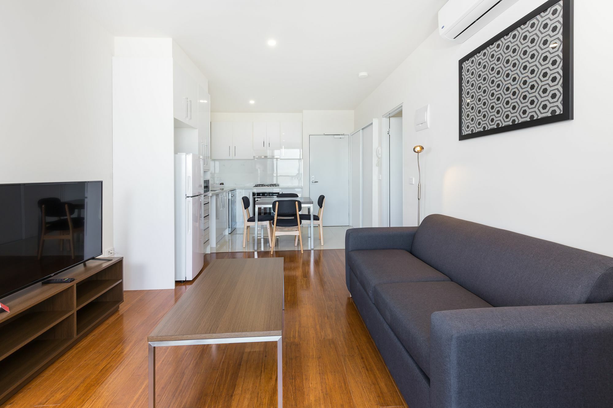 City Edge Dandenong Apartment Hotel Экстерьер фото